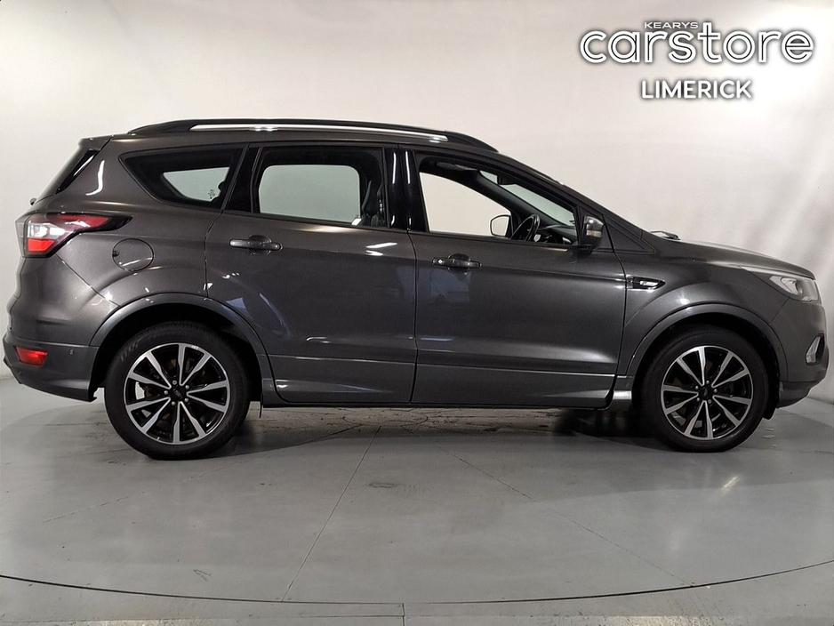 2019 Ford Kuga - image 2
