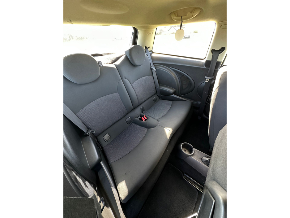 2012 MINI Hatch - image 7