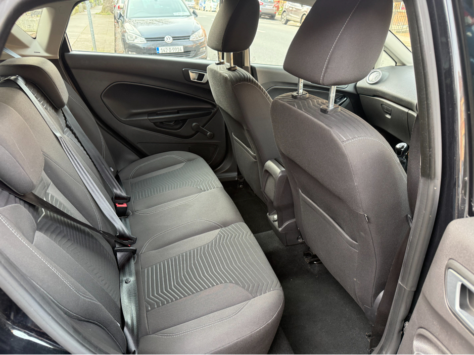 2014 Ford Fiesta - image 15