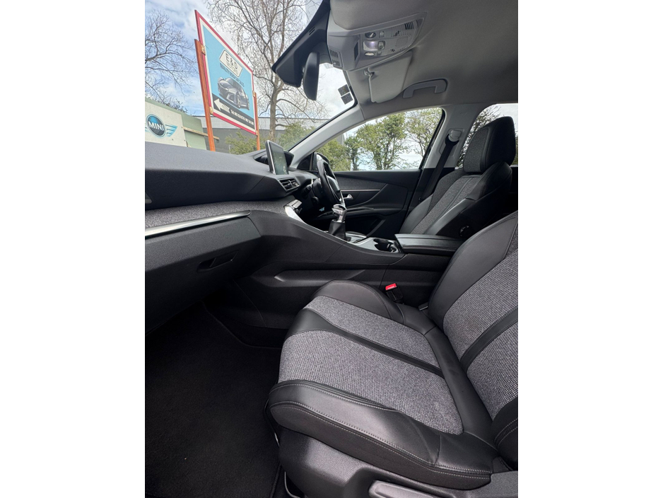 2019 Peugeot 5008 - image 26