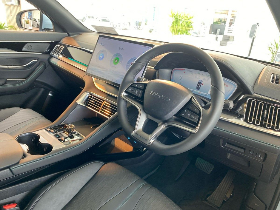 2025 BYD Seal U - image 9