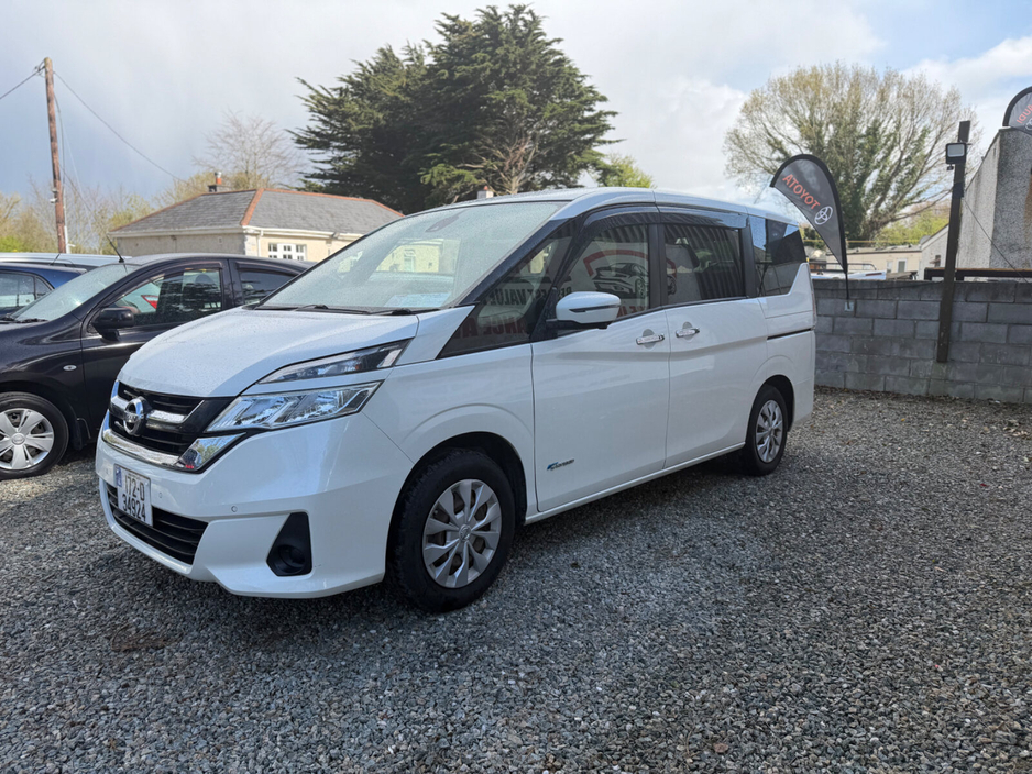 2017 Nissan Serena - image 3