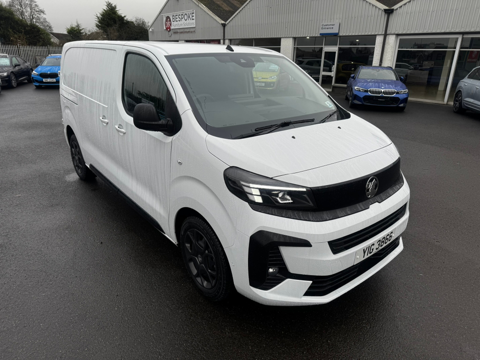 2025 Opel Vivaro - image 7