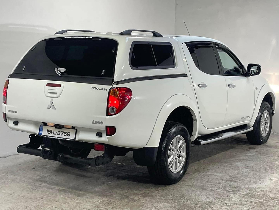 2015 Mitsubishi L200 - image 3