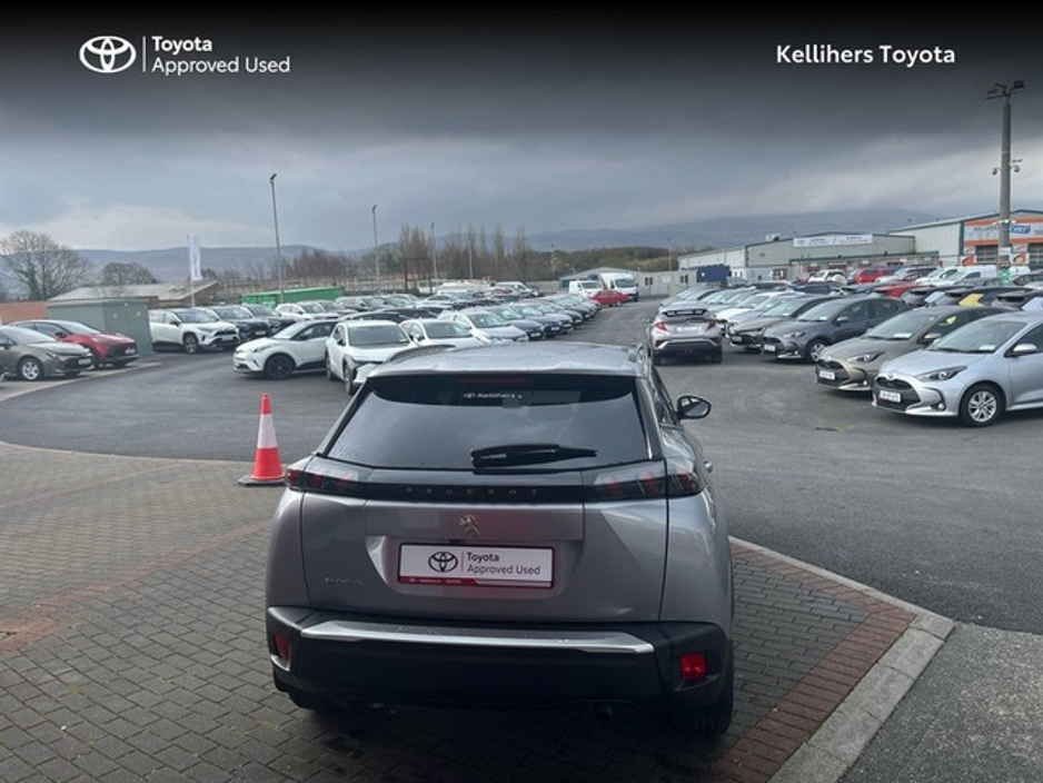 2022 Peugeot 2008 - image 4