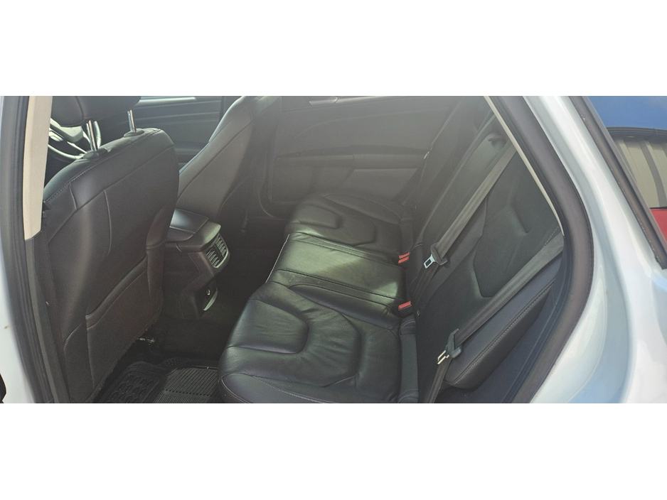 2016 Ford Mondeo - image 27