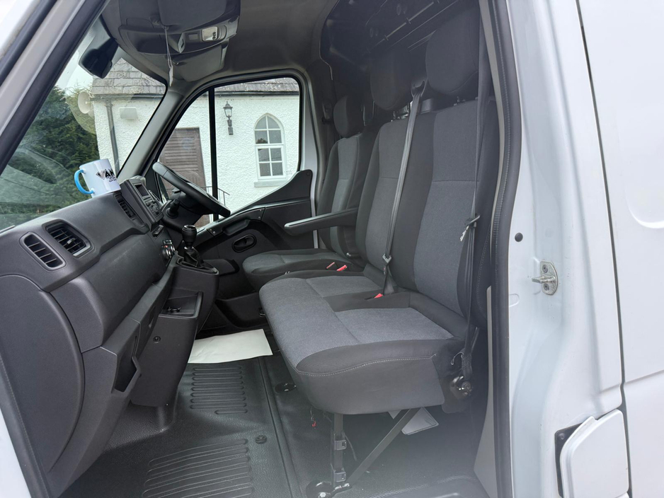 2022 Renault Master 135  BUSINESS NO VAT €22,750