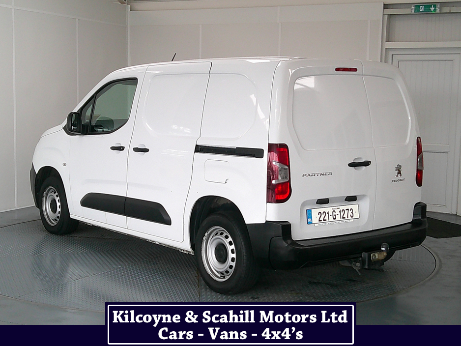 2022 Peugeot Partner - image 5