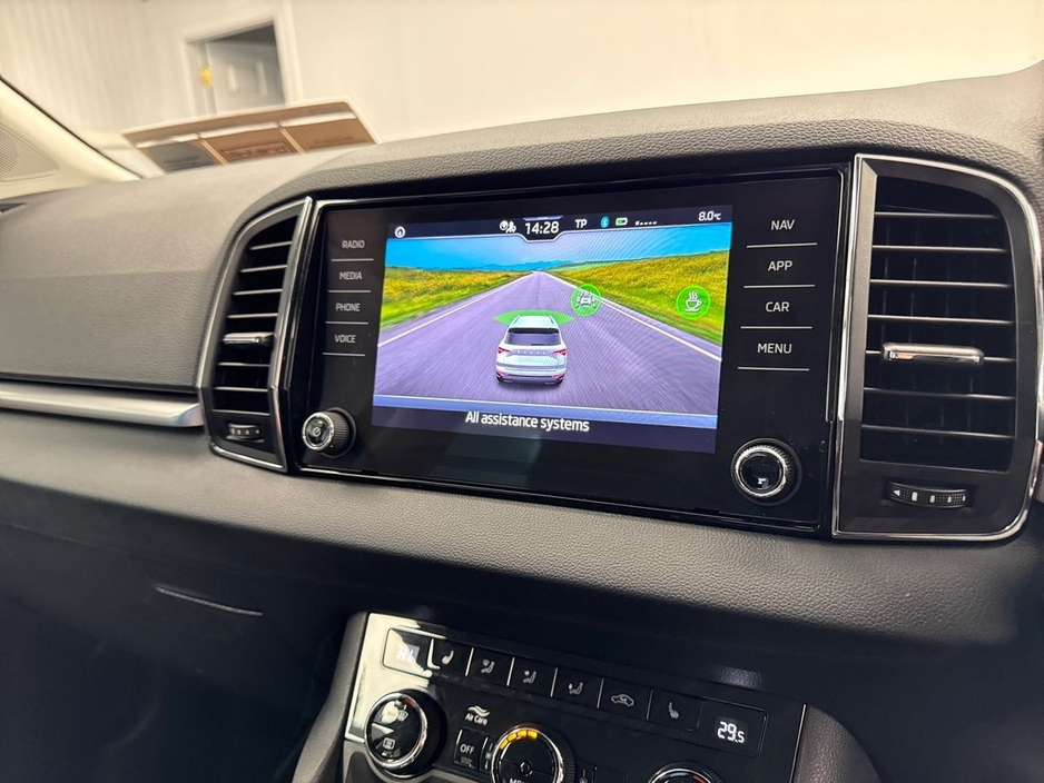 2023 Skoda Karoq - image 20