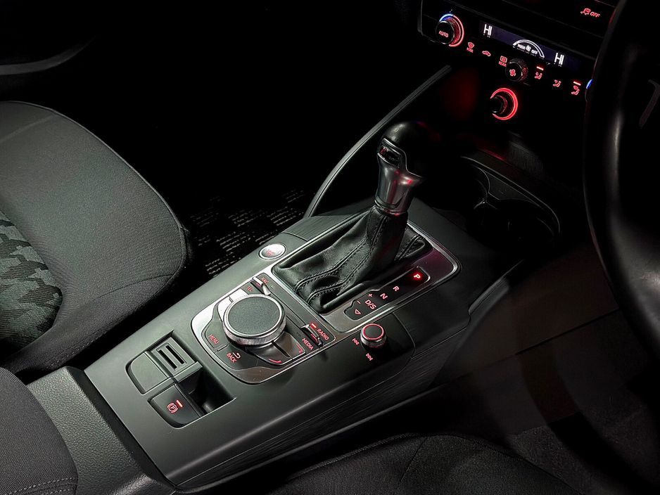 2014 Audi A3 1.4 TFSI S TRONIC SE €14,850