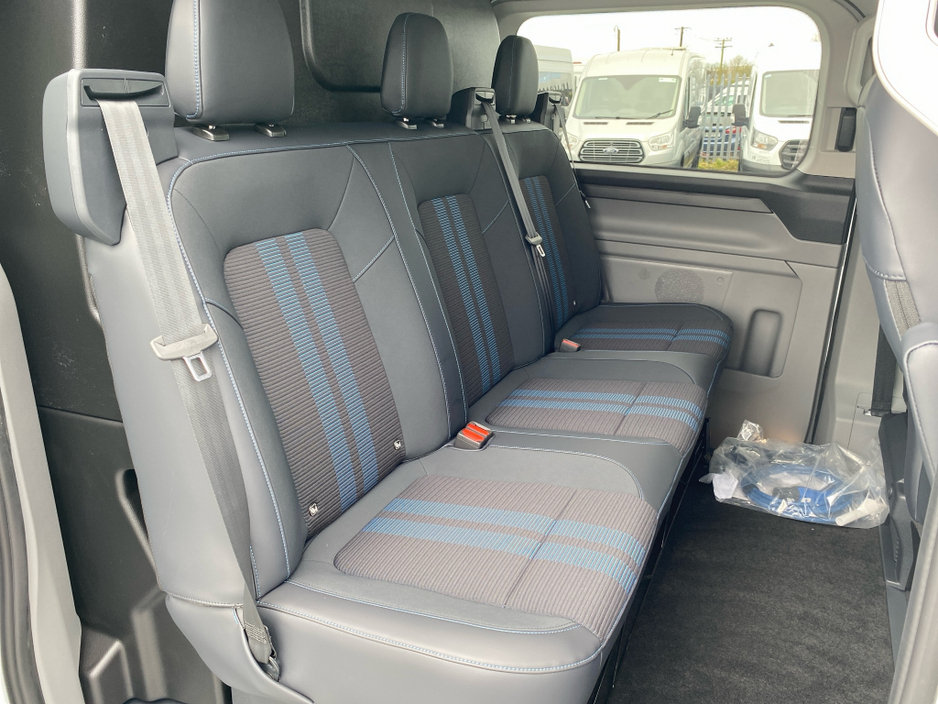 2026 Ford Transit Custom - image 22