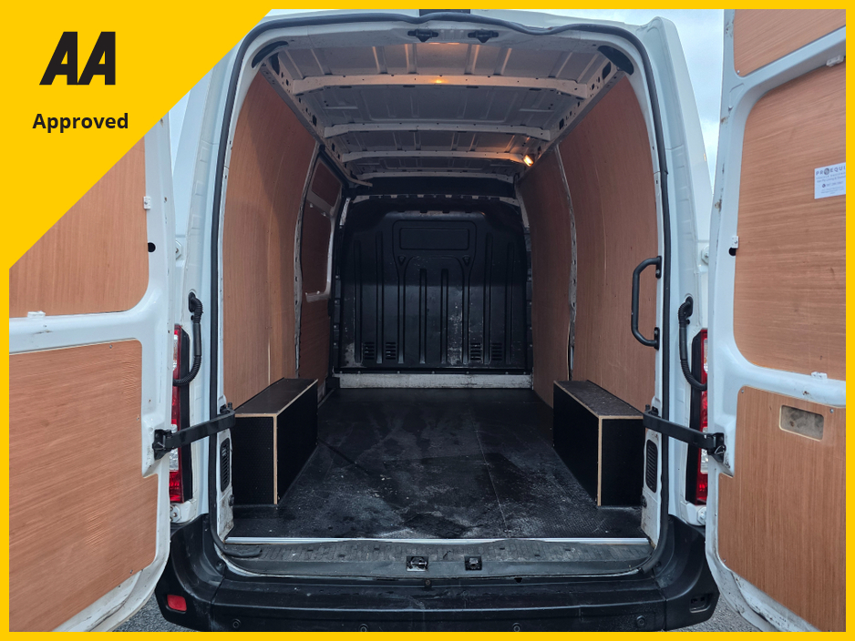 2020 Nissan NV400 - image 11