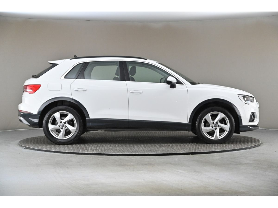 2019 Audi Q3 - image 11