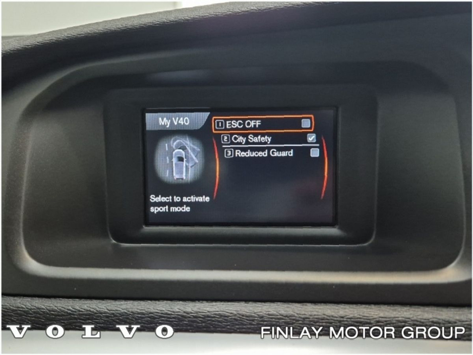 2019 Volvo V40 - image 24