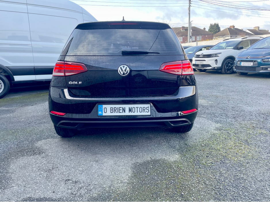 2019 Volkswagen Golf - image 19