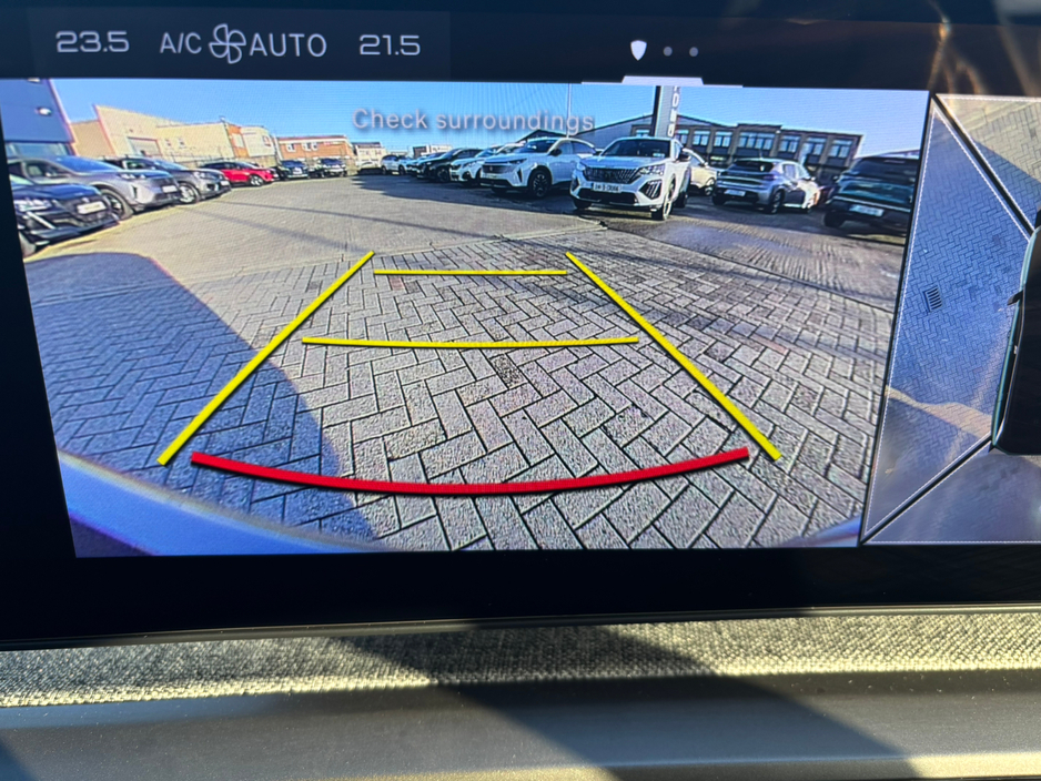 2025 Peugeot 5008  €44,950