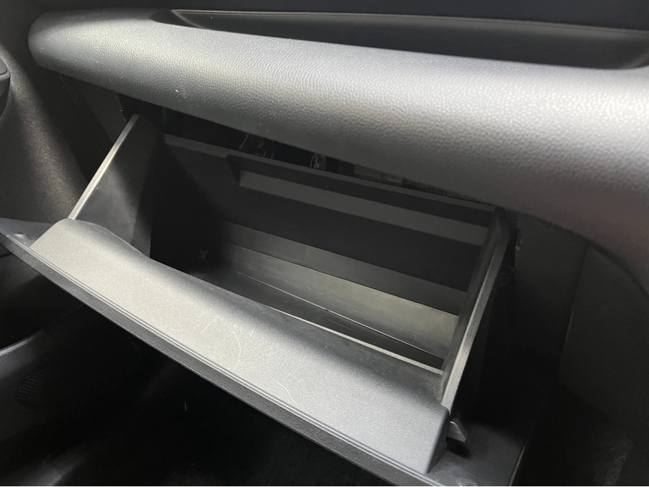 2021 Toyota Yaris - image 14