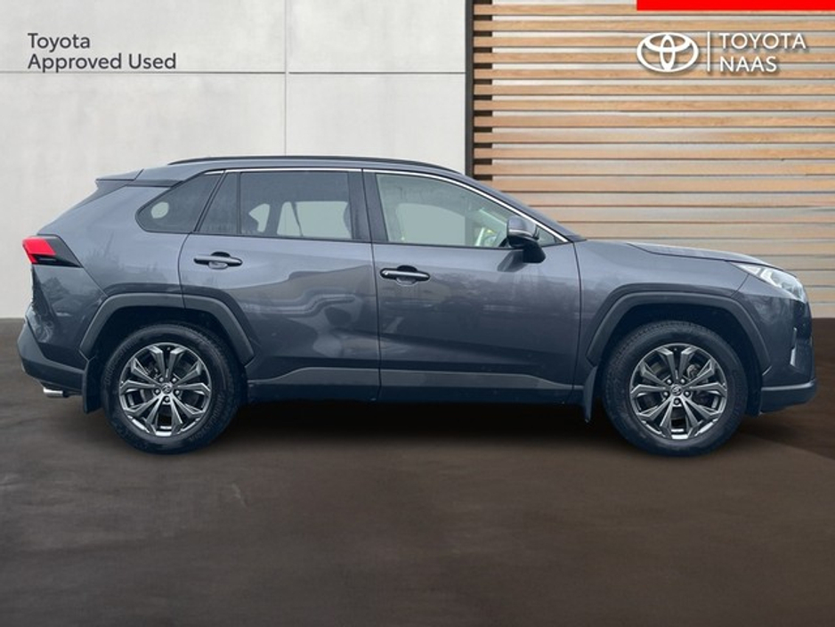 2025 Toyota Rav4 - image 3