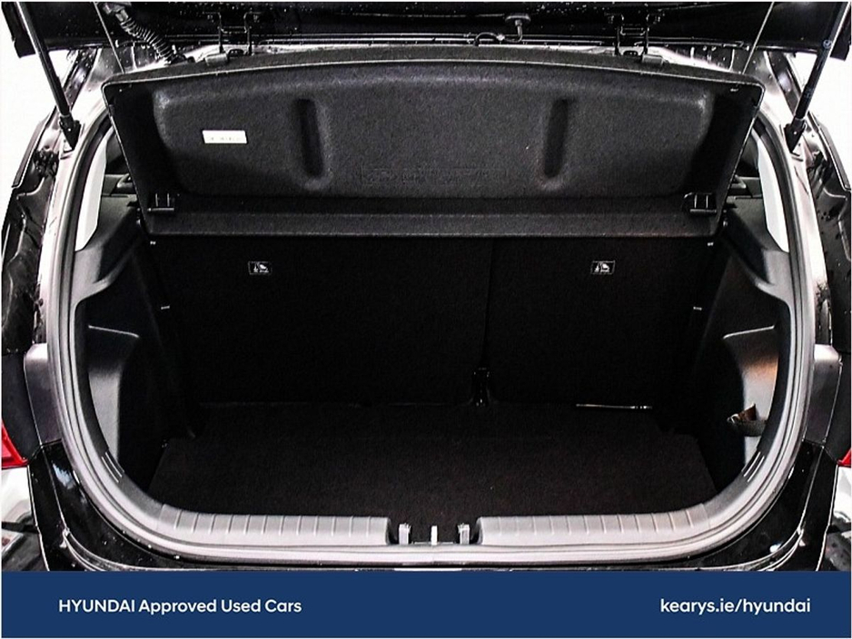 2025 Hyundai i20 - image 9