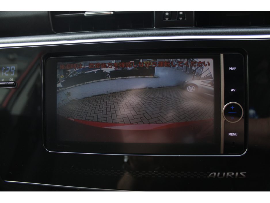 2017 Toyota Auris - image 15