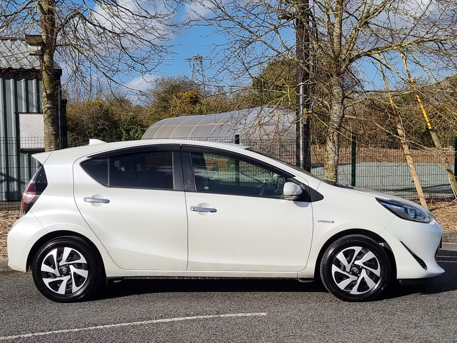 2018 Toyota Aqua - image 8