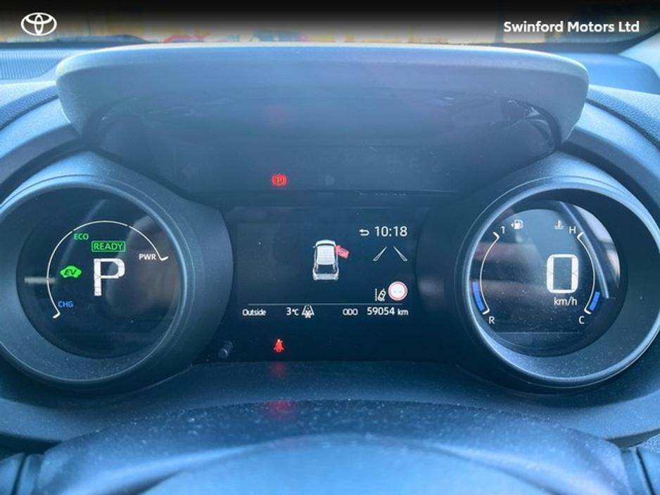 2023 Toyota Yaris Cross - image 10