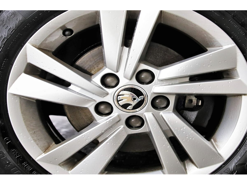 2020 Skoda Fabia - image 26