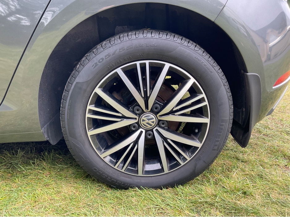 2018 Volkswagen Golf - image 18