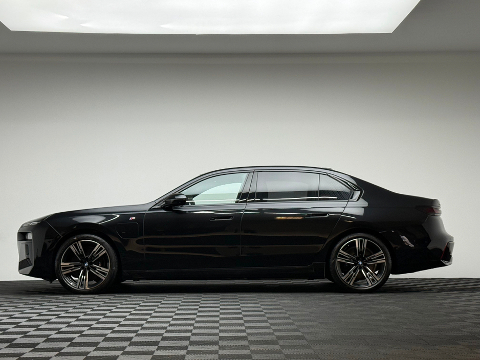 2024 BMW 7 Series 750E M SPORT XDRIVE SAPPHIRE BLACK €94,990