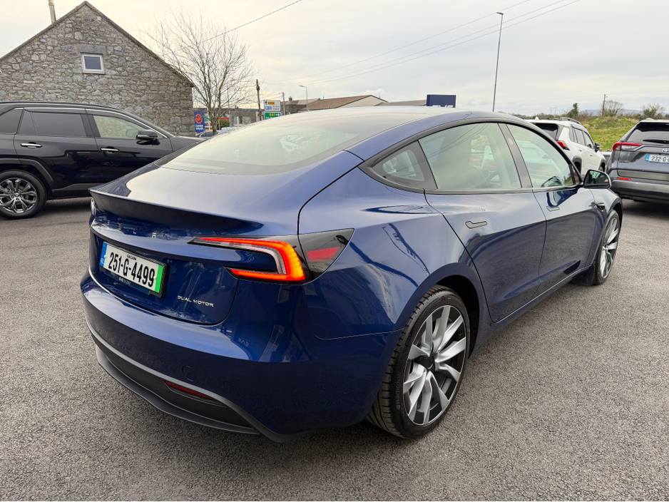 2025 Tesla Model 3 - image 3