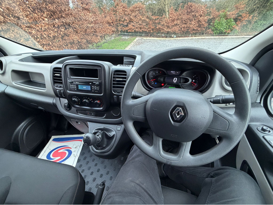 2019 Renault Trafic - image 10