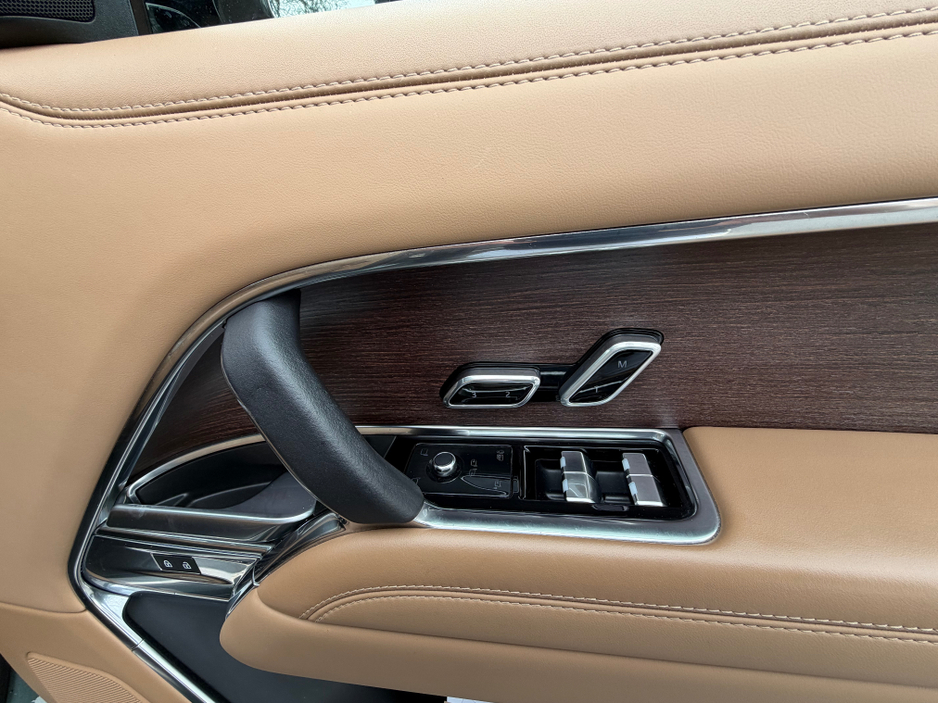 2023 Land Rover Range Rover - image 20