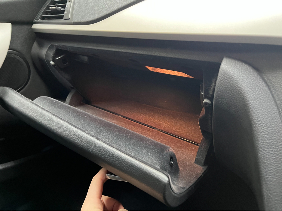 2016 BMW 3 Series - image 21