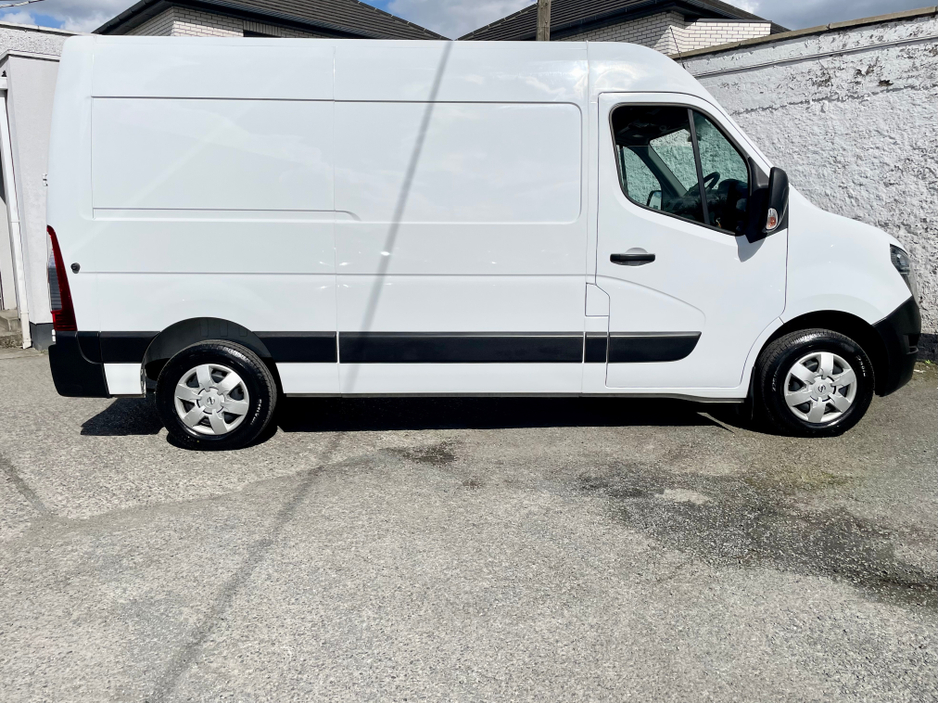 2023 Nissan Interstar - image 16