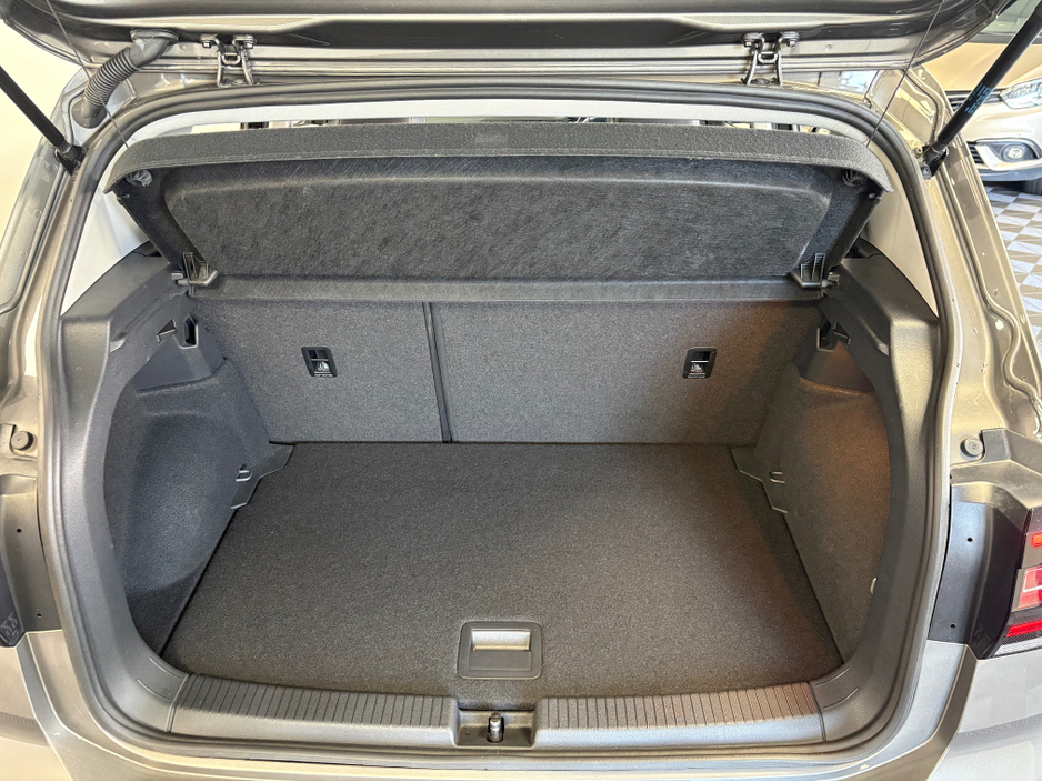 2020 Volkswagen T-Cross - image 11