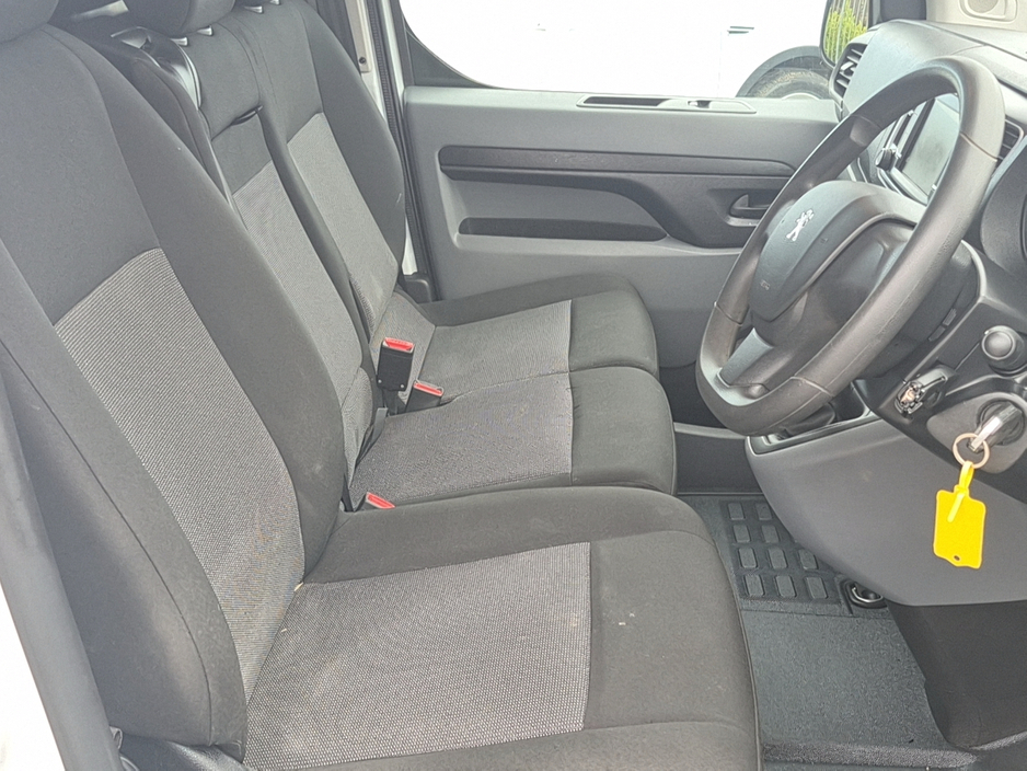 2022 Peugeot Expert - image 28