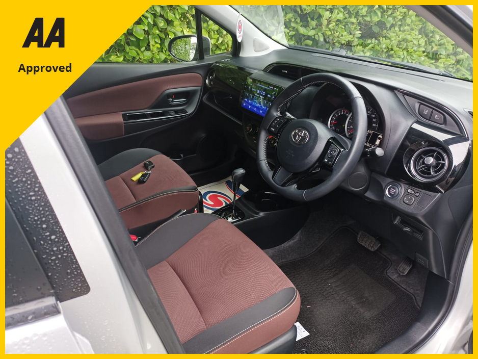 2017 Toyota Yaris TOP SPEC ULTIMA 1.3 PETROL AUTOMATIC WITH ONLY 23,136kms FACTORY IMMOBILISER PROXIMITY KEYS PUSH BUTTON START MULTI FUNCTION STEERING WHEEL REVERSE CAMERA ANDROID AUTO & APPLE CAR PLAY 2 YEARS NCT €13,995