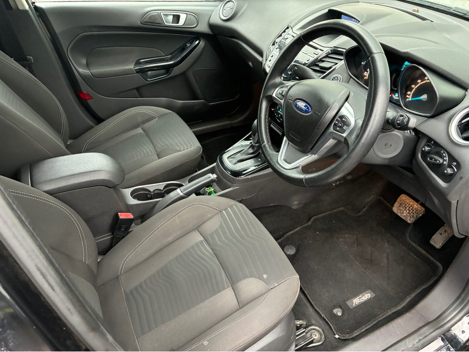2014 Ford Fiesta - image 13