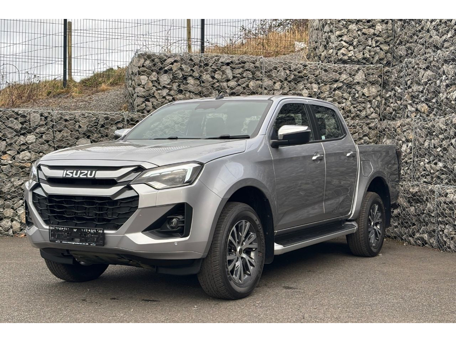 2025 Isuzu D-MAX - image 5