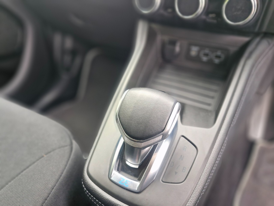 2020 Renault Zoe - image 19