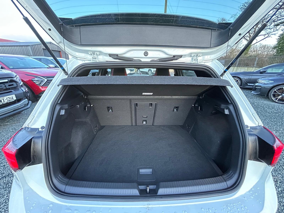 2021 Volkswagen Golf - image 16