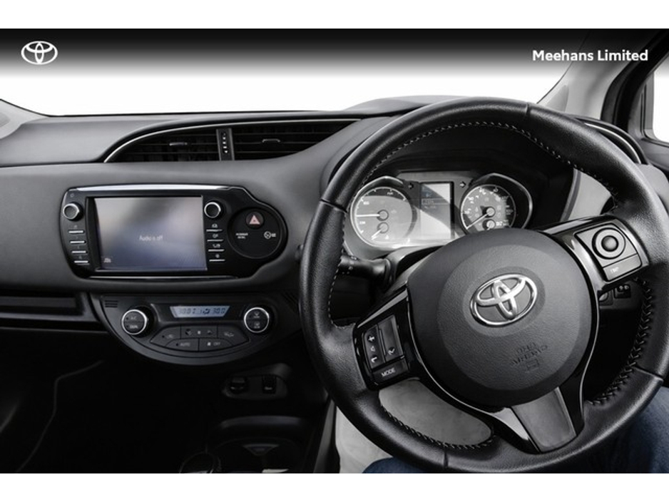 2018 Toyota Yaris - image 9