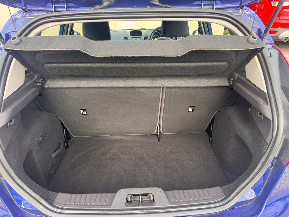 2014 Ford Fiesta - image 10