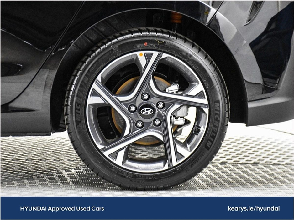 2023 Hyundai i30 - image 8