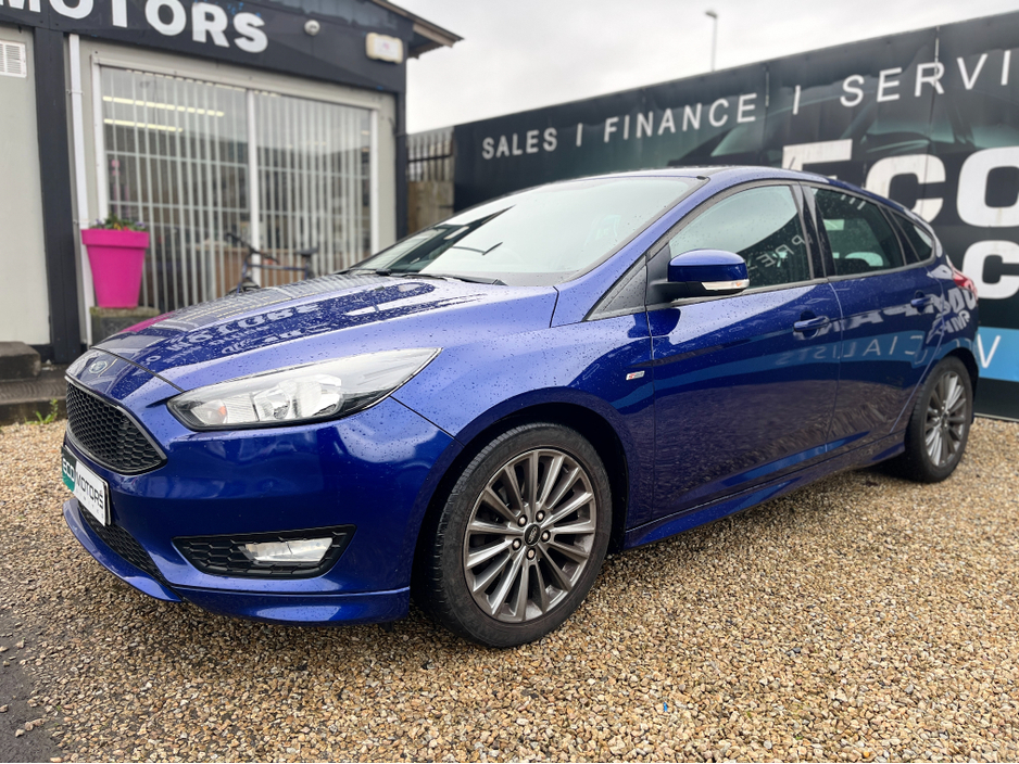 2017 Ford Focus - image 3