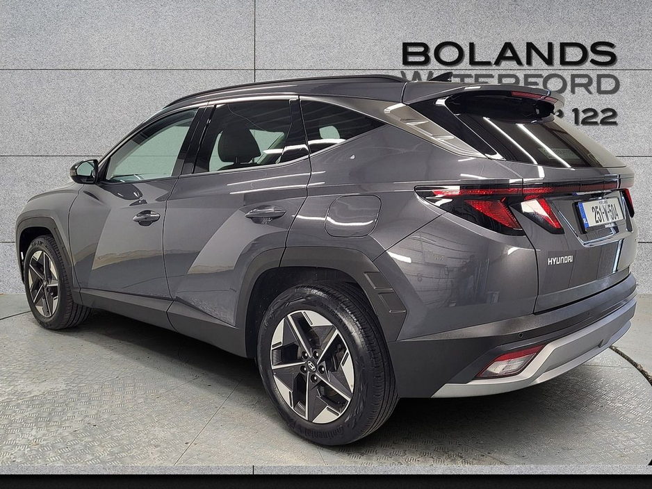 2025 Hyundai Tucson - image 2