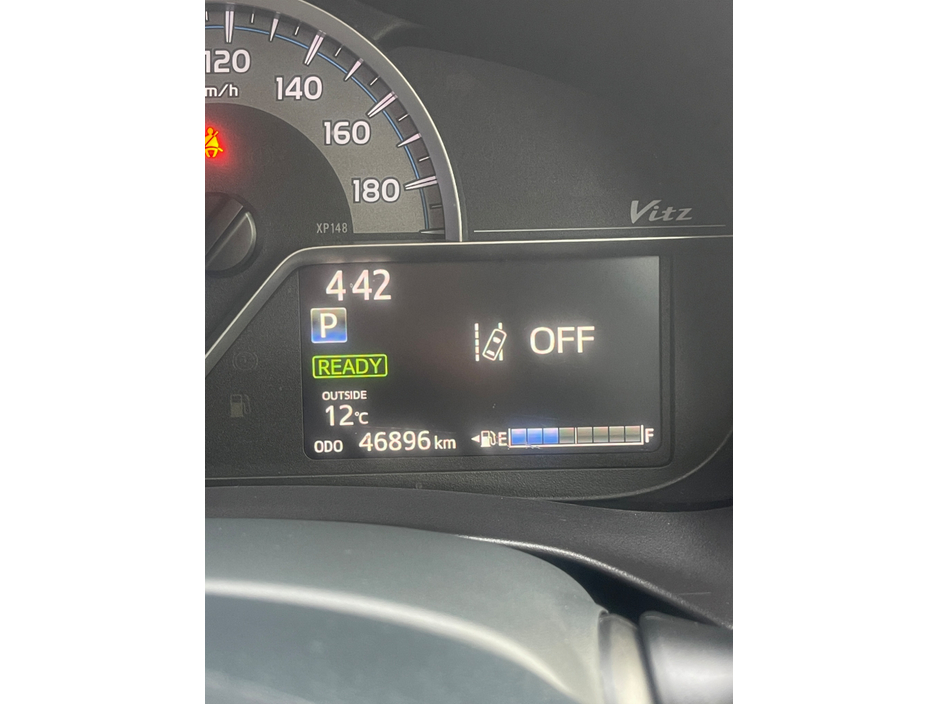 2017 Toyota Yaris - image 14