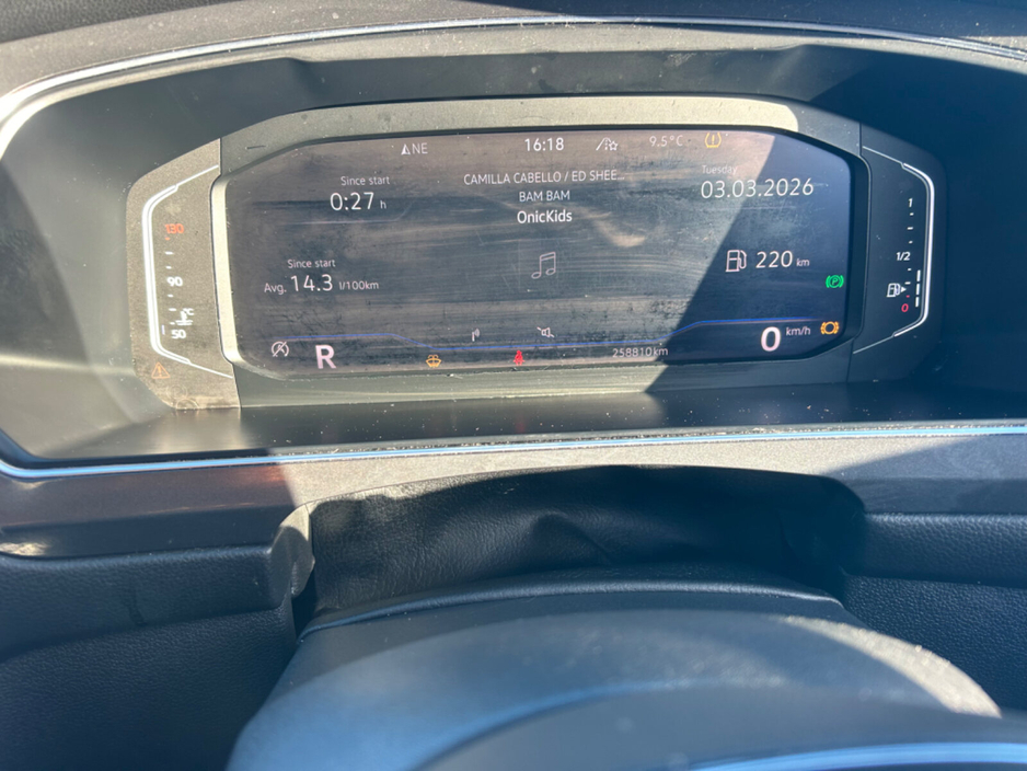 2021 Volkswagen Tiguan - image 14