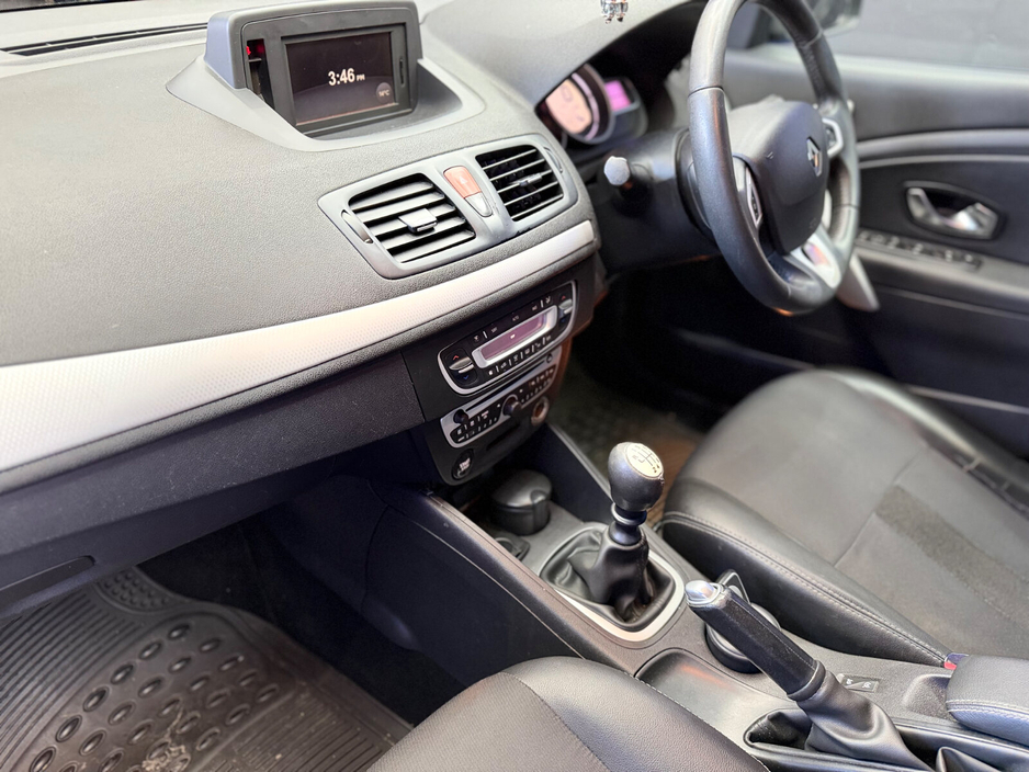 2012 Renault Fluence - image 13