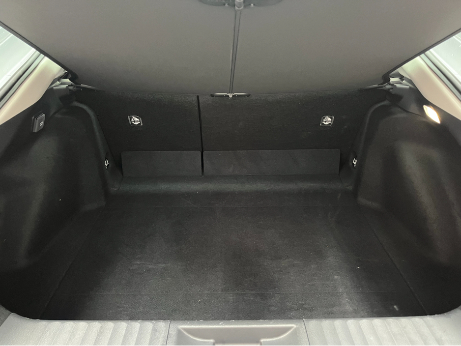 2025 Toyota Prius - image 7